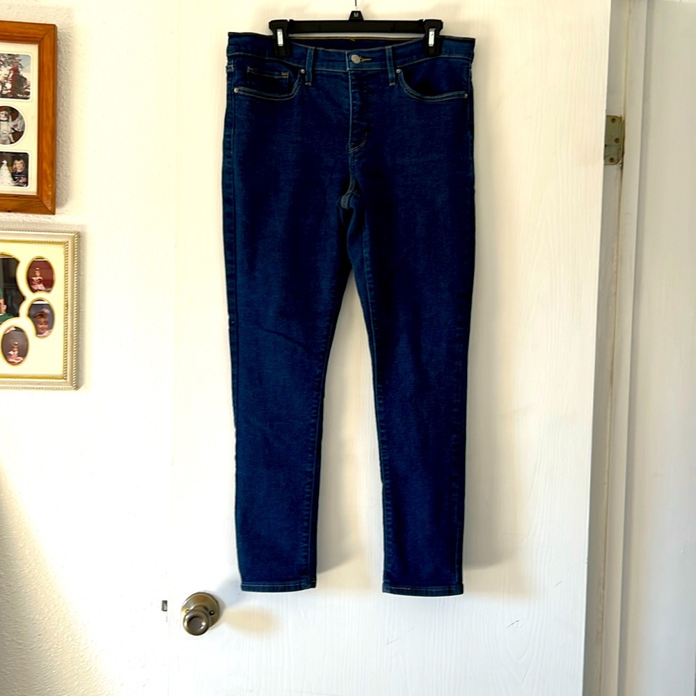 Levi skinny jeans